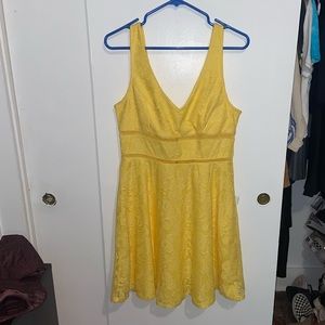 Bebop size L yellow sleeveless floral lace midi dress